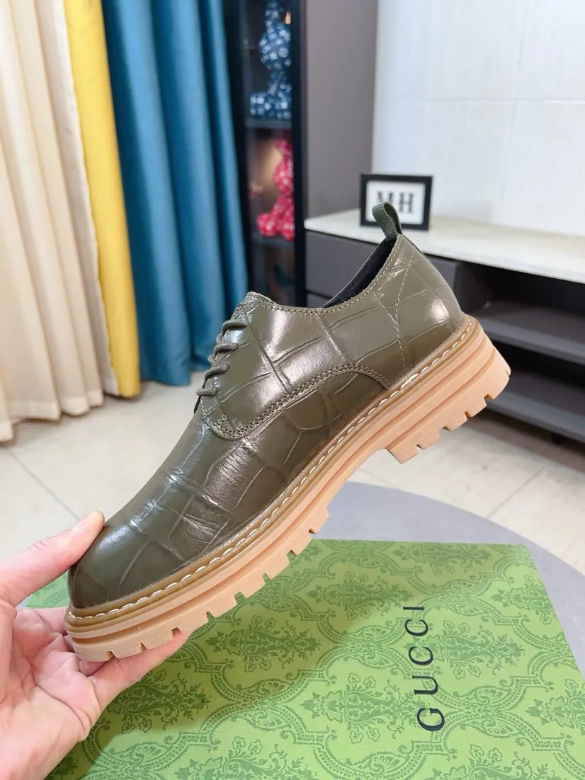 Men's shoes 💰500🌸🌸 (GUCCI) [can be made without label] G's new business boots are full-layer calfskin embossed with classic diamond pattern craftsmanship. They are high-end and classy, ​​versatile and have a full three-dimensional feel. They use raw rubber non-slip outsole. If you look closely, you will be addicted to the leather. You can't extricate yourself ~ the best on the market.          Fabric: Cowhide/Embossed Lining: Cowhide.          Please make a note when placing an order, size: 38-44 (37, 45, 46 can be customized and cannot be returned or exchanged)